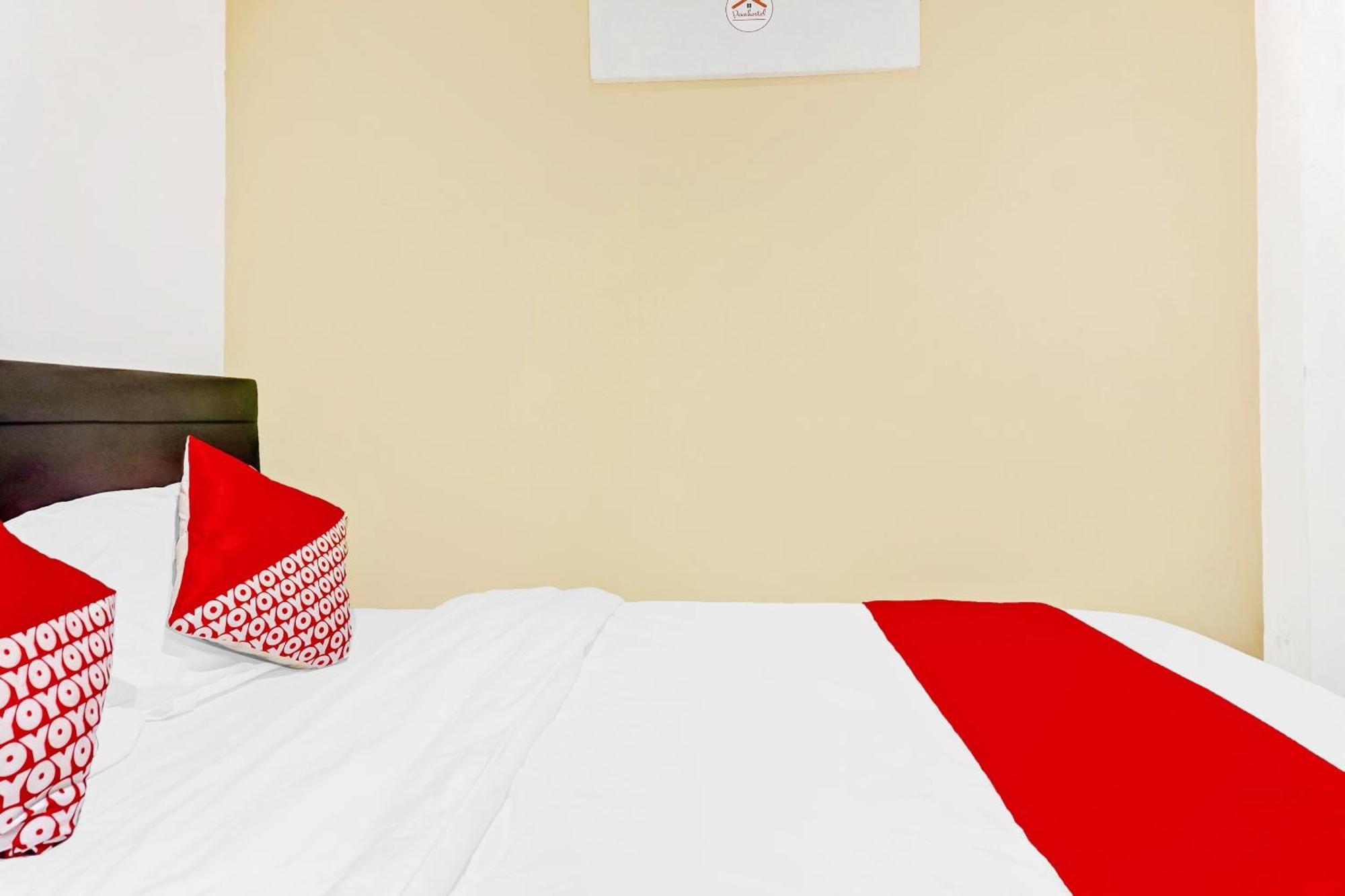 Oyo 90692 Point Jakarta