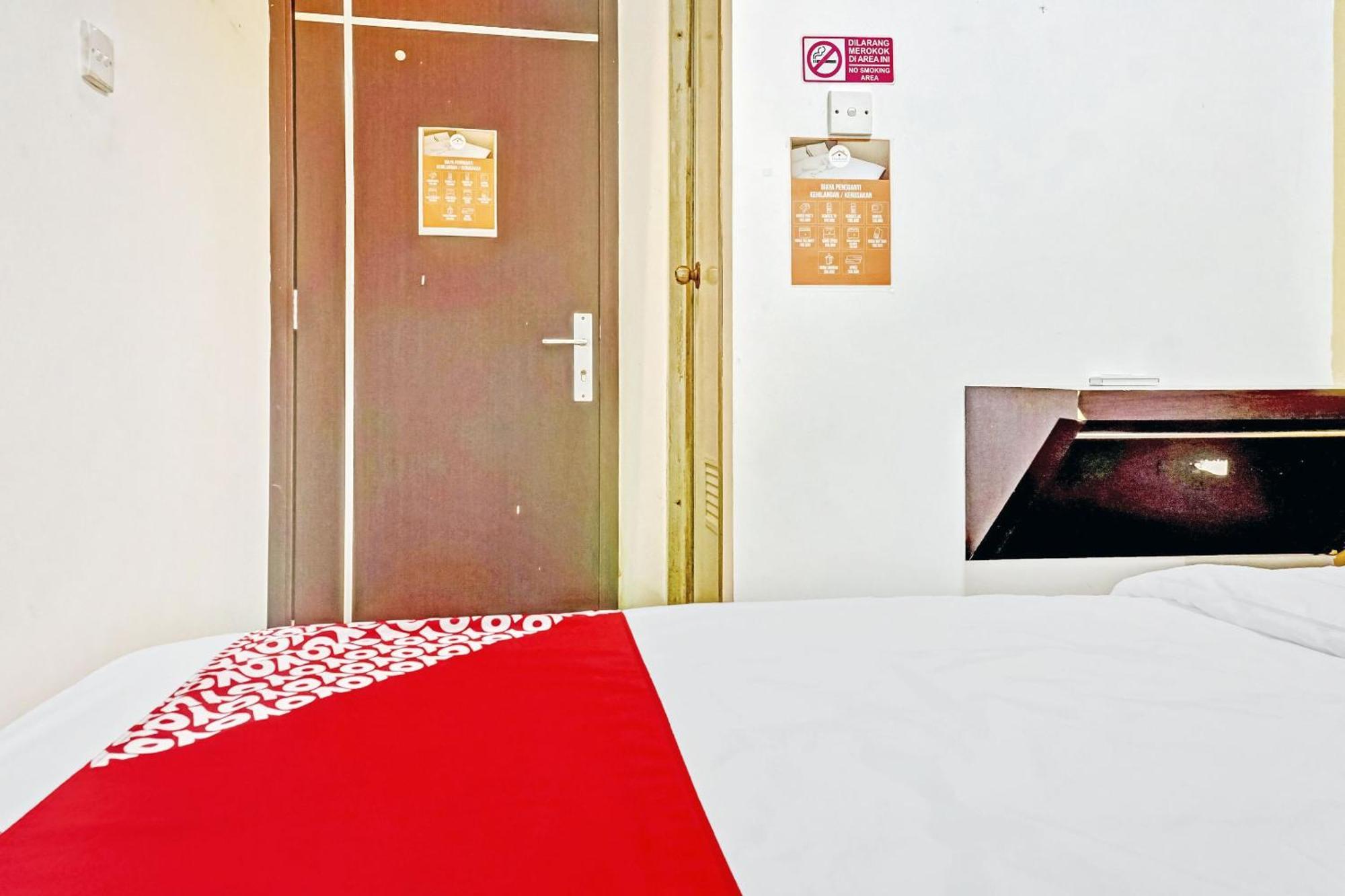 Oyo 90692 Point Jakarta
