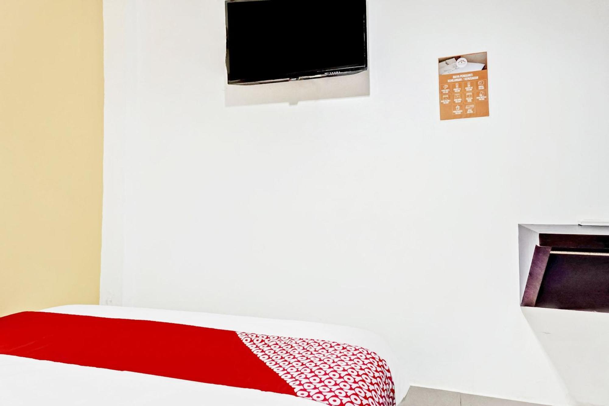 Oyo 90692 Point Jakarta