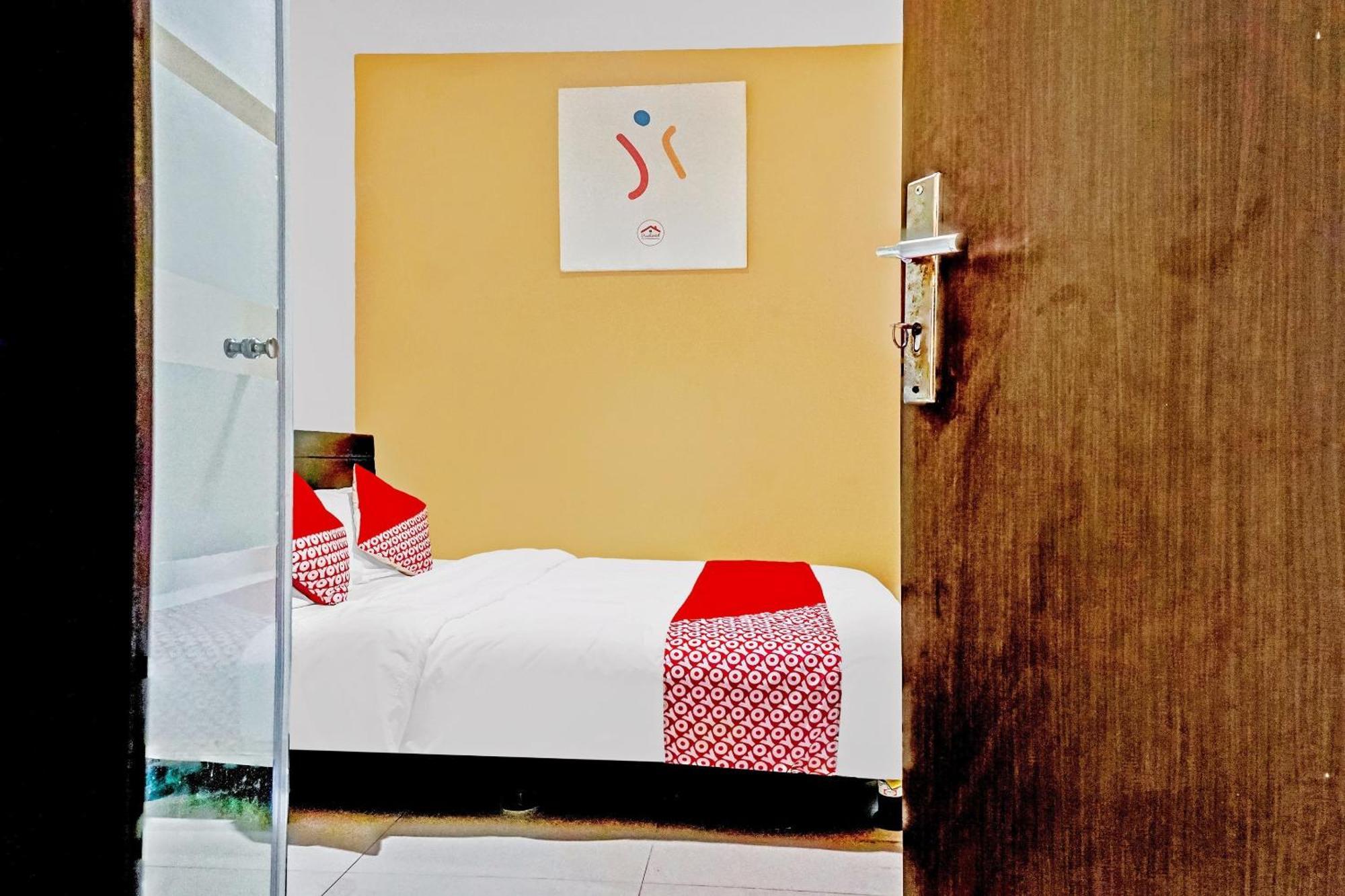 Oyo 90692 Point 2* Jakarta